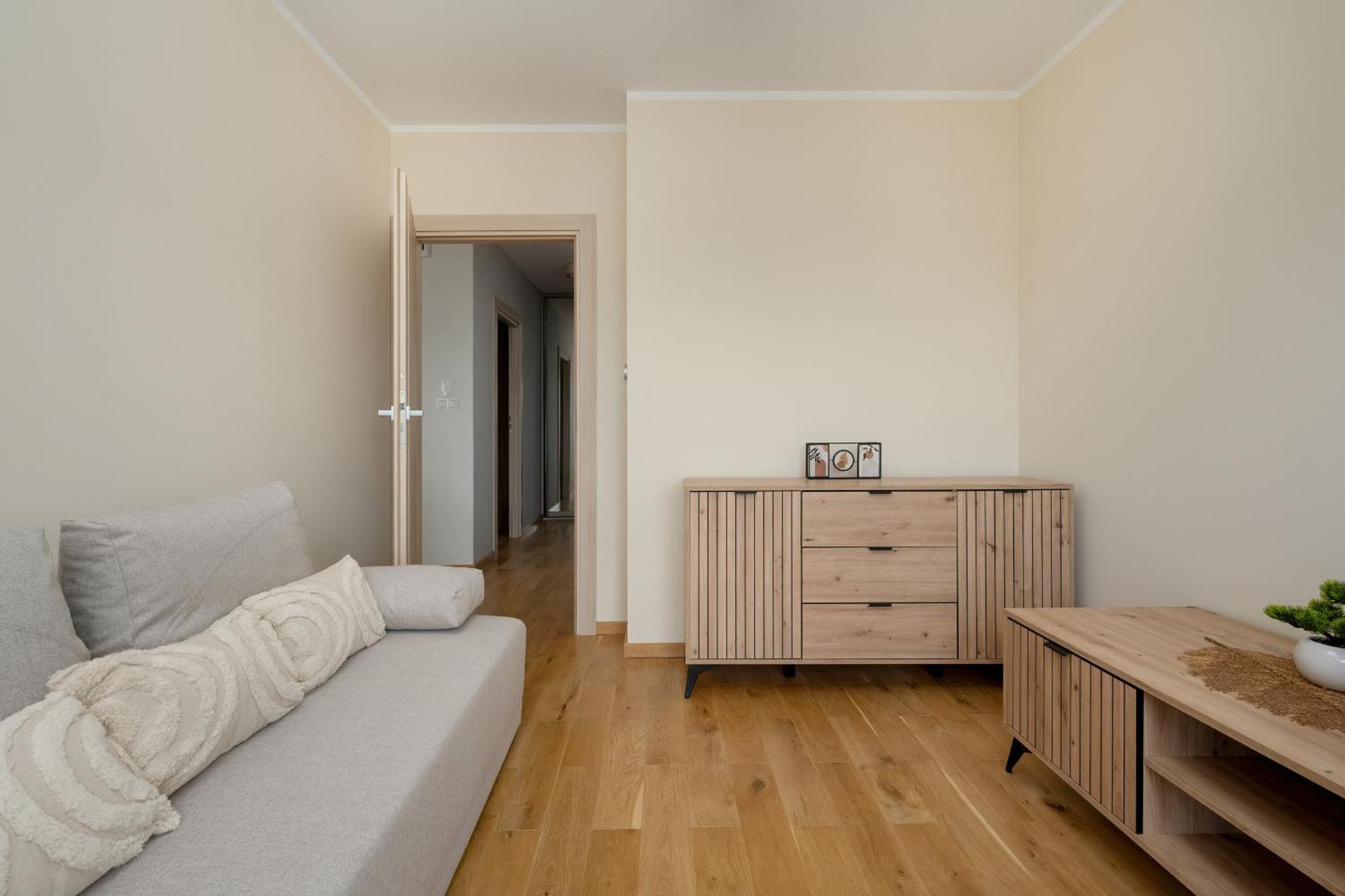 Exceptional With Parking For 6 Guests By Renters * Wroclaw