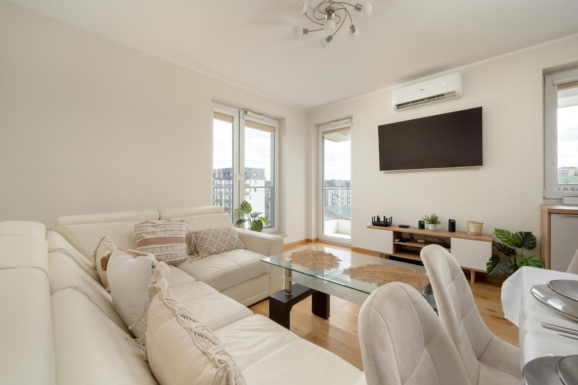 Exceptional With Parking For 6 Guests By Renters * Wroclaw