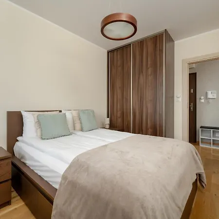 Exceptional Apartment With Parking For 6 Guests By Noclegi Renters Wroclaw Exterior photo